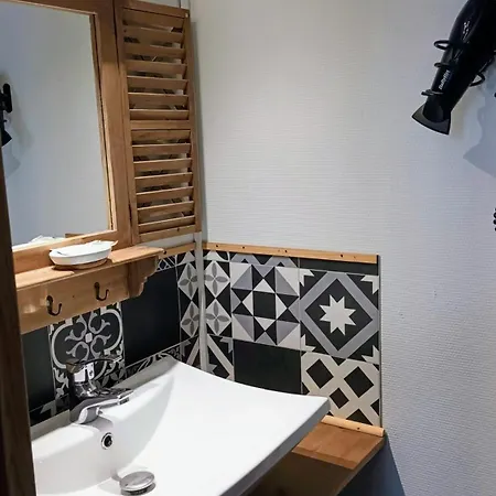 홈스테이 Avec Terrasse - Vue Jardin